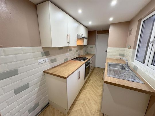 3 bedroom terraced house to rent - Photo 1