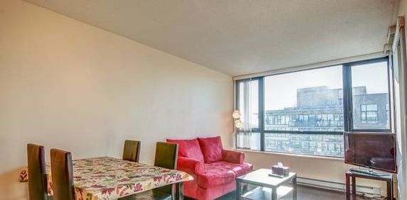 Furnished 1 Bed 1Bath Condo on 29/F in Yaletown - Photo 2