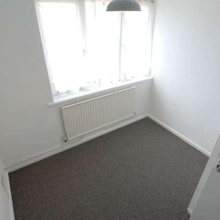 Breaks Road, Hatfield, AL10 - Photo 1