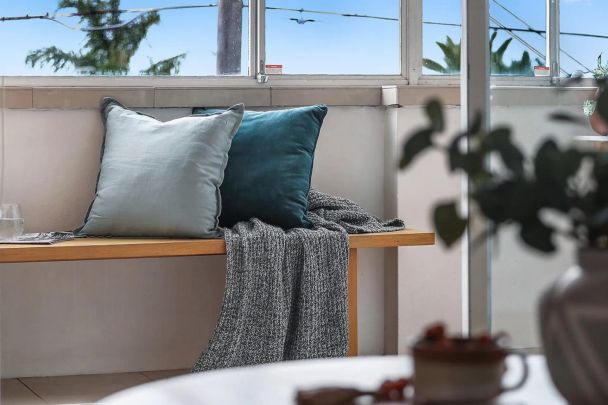 Spacious 2 bedroom apartment with ocean views - Photo 1