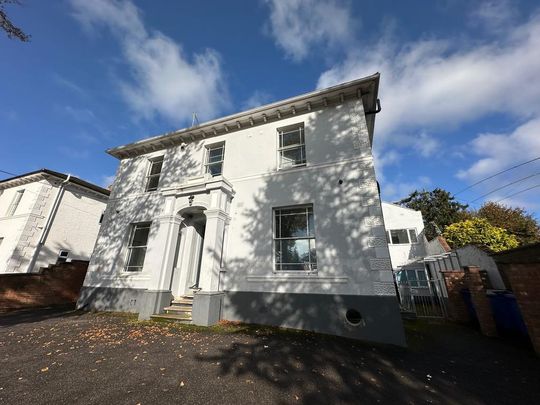 1 bedroom in a house share to rent - Photo 1