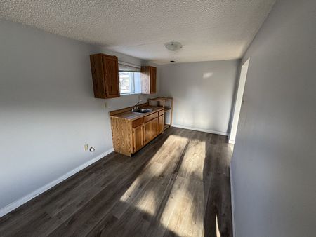 240 30 Avenue Northwest, Calgary - Photo 5