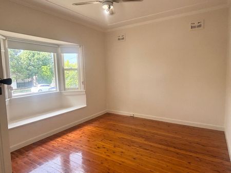 Old School Charm! - Photo 3