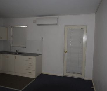Tidy one bedroom! - Photo 1