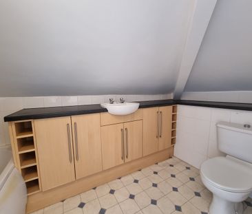 1 Bed Student Accommodation - Photo 2