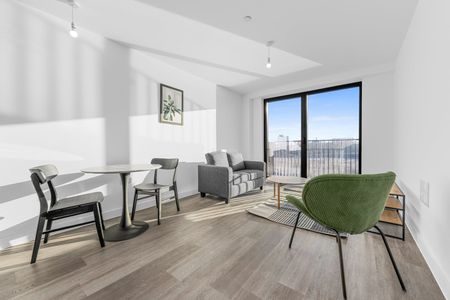 1 Bed Flat, Berkley Square, M5 - Photo 2