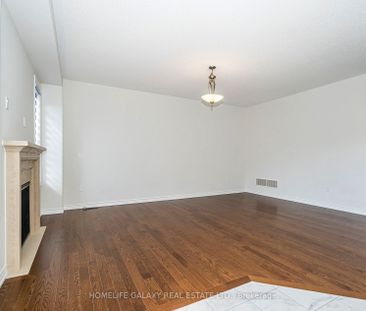 For Lease - 29 Bromfield Street, Whitby, Ontario - Photo 4