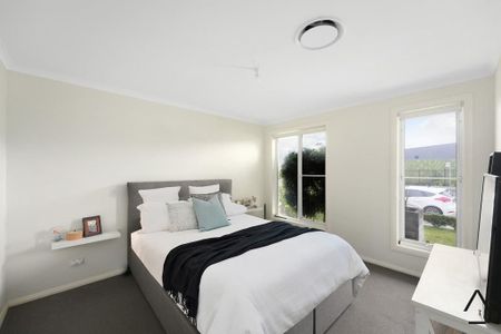 Modern Family Home in Oran Park - Photo 2