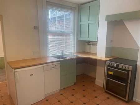 2 bedroom terraced house to rent - Photo 3