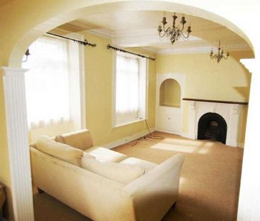 Colton Road, Colton, Leeds, LS15 - Photo 5