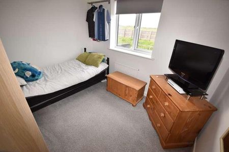 Peake Close, Sleaford, NG34 - Photo 4