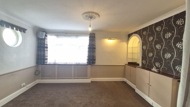 4 bedroom semi-detached house to rent - Photo 1