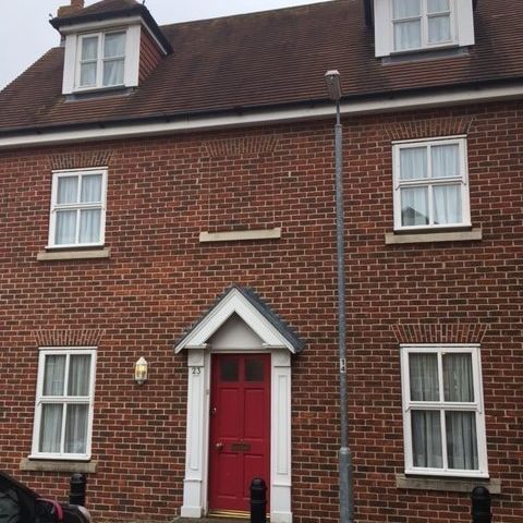 1 bed house / flat share to rent in Mascot Square, Hythe - Photo 1