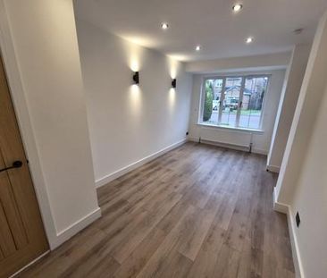 4 bedroom detached house to rent - Photo 2
