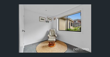 Bellerive Beauty on Clarence Street - Photo 5