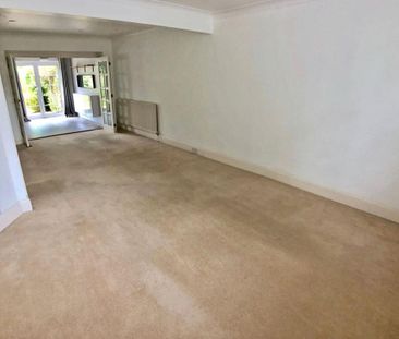 4 bedroom semi-detached house to rent - Photo 1