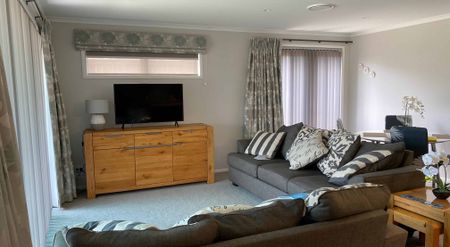 FULLY FURNISHED - 12 MONTH FIXED TERM - Photo 4
