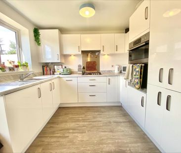 3 bedroom semi-detached house to rent - Photo 1