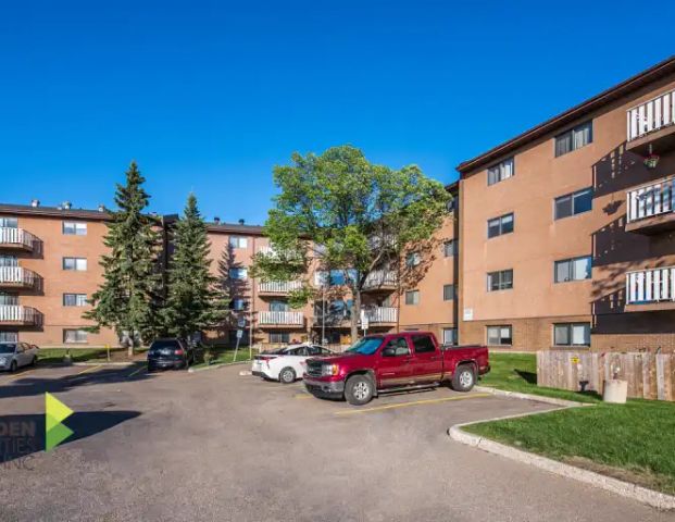 Castle Harbour | 10403 158 Avenue, Edmonton - Photo 1