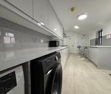 1 bedroom in a house share to rent - Photo 4