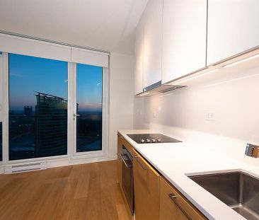 Stunning View. Studio Suite with Storage in Surrey Central By Skytrain - Photo 5