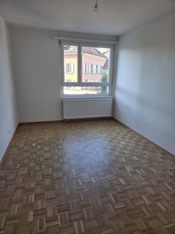 Situé au centre-ville de Payerne - Photo 3