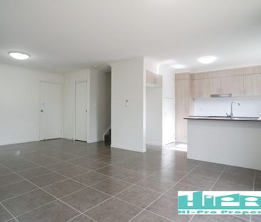 Double Gargae Convenient location close to school and transport. - Photo 3