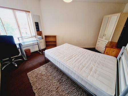 3 Bed Student Accommodation - Photo 2