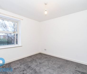 2 bed Flat for Rent - Photo 6