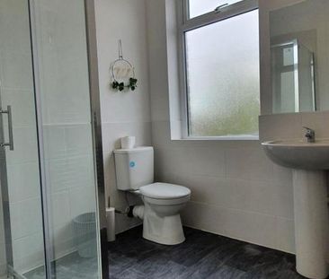 1 bedroom in a house share to rent - Photo 6