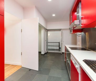 Unfurnished 3-bedroom apartment for rent in Chiado, Lisbon - Photo 5