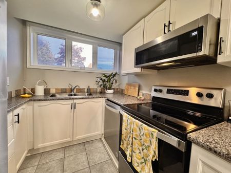 For Lease - 35 Champine Square, Clarington, Ontario - Photo 2