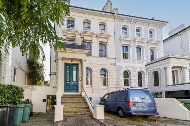 3 bedroom flat to rent - Photo 1