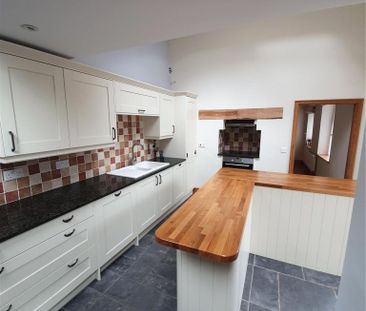 3 bedroom semi-detached house to rent - Photo 4