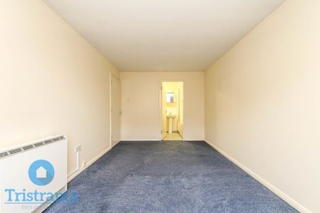 2 bed Apartment for Rent - Photo 4