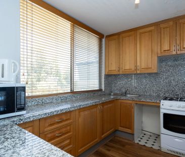 Light, bright & fully furnished inner-city apartment - Photo 6