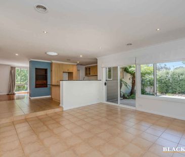 BEAUTIFUL FAMILY HOME IN DUFFY - Photo 4