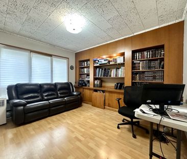 Haut de duplex de 5 chambres+ 2,5 salles de bain et garage offert e... - Photo 6