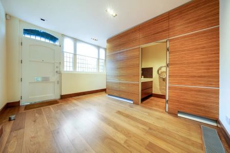 6 bedroom detached house to rent - Photo 4