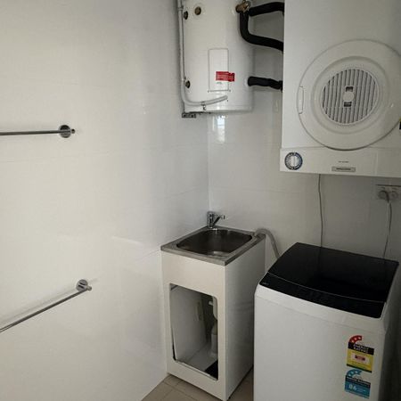 Ready to move right in! - Photo 4