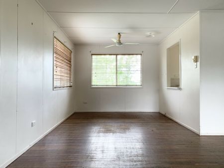 3 BEDROOM HIGH-SET HOUSE WITH OFFICE & DECK! - Photo 3