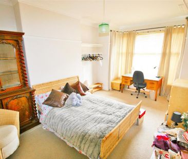 5 bedroom semi-detached house to rent - Photo 4