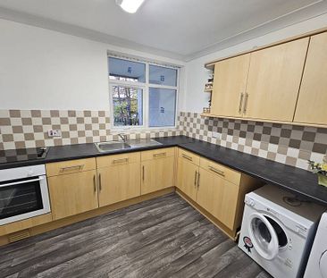 Flat 4 Hilltop Court, Brooklands Road, Crumpsall - Photo 6