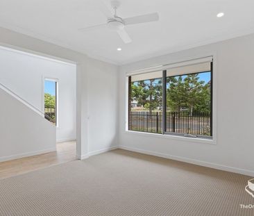 Lake Eden Views Sola Complex 3 Bed Townhome - Photo 4