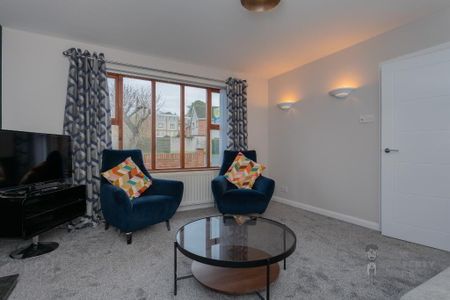 Room 5, 16 Robbs Road, Dundonald, BT16 2NA - Photo 2