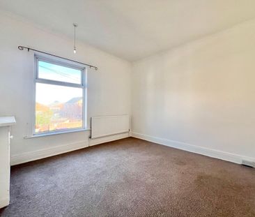 2 bedroom semi-detached house to rent - Photo 5