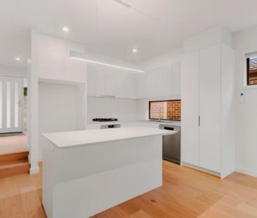 3 Bed, 2 Bath - Photo 4