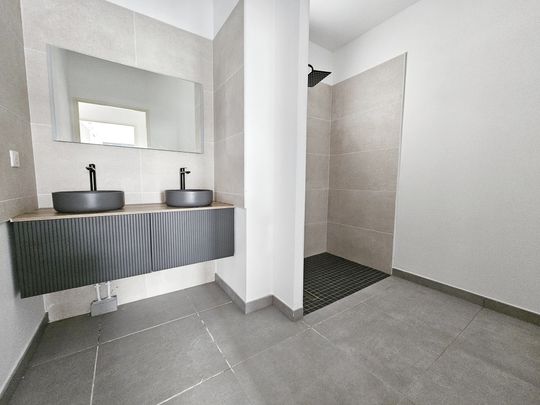 Location Appartement 3 pièces 62m² ST PIERRE 97410 - Photo 1