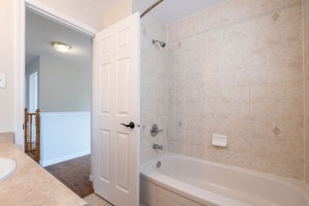 For Lease - 9 Mortimer Drive, Brampton, Ontario - Photo 5