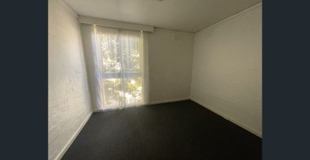 Two Bedroom Bright, Spacious & Quietly Positioned in the Heart of Toorak–Hawksburn - Photo 2